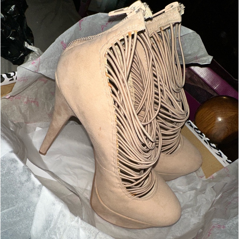 Size 8-8.5